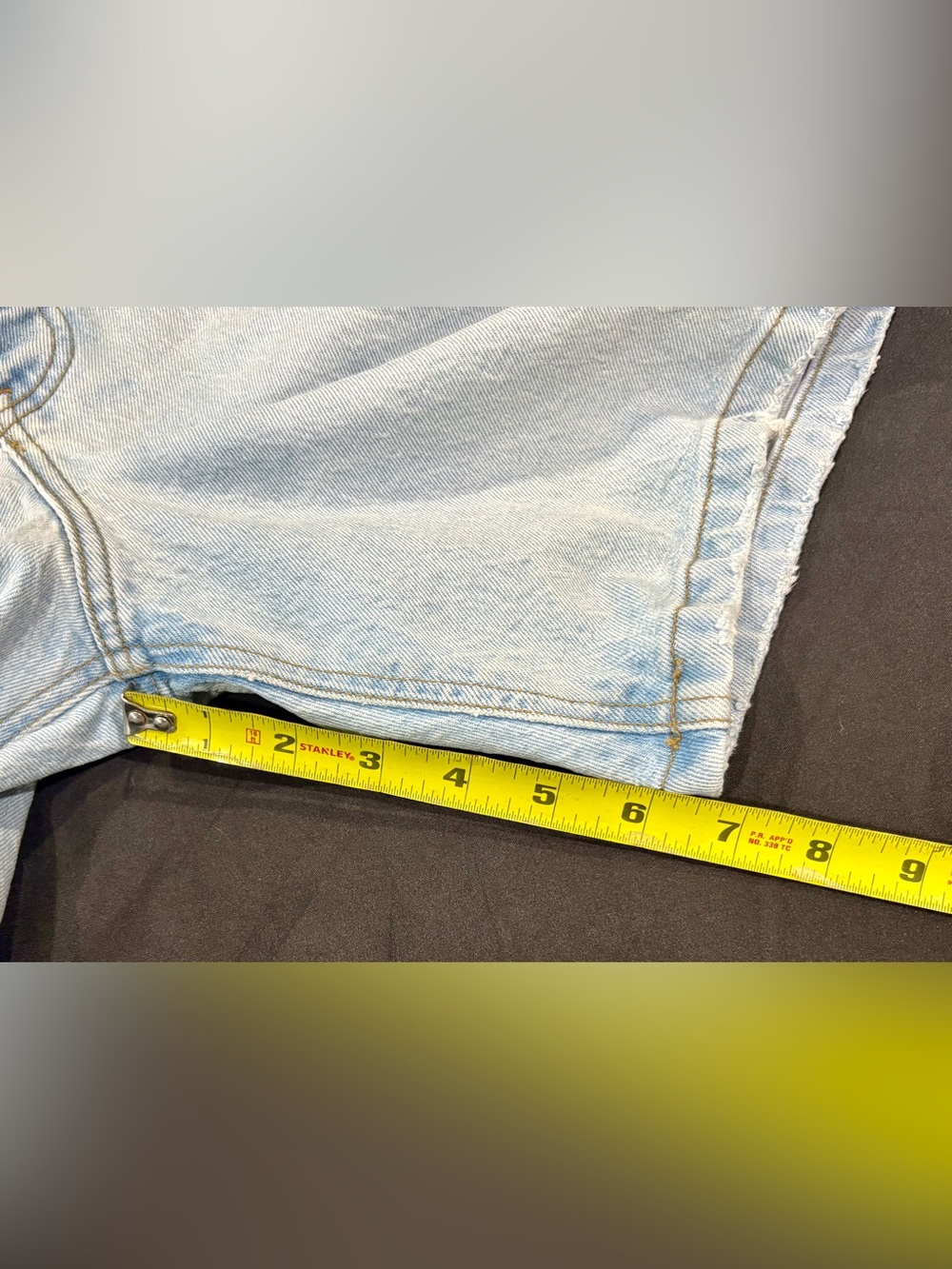 Abercrombie & Fitch Dad Shorts Womens 26/2 High Rise Light Wash Distressed Denim - Picture 8 of 8